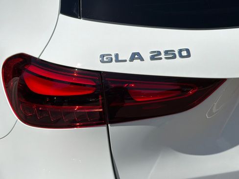 New 2026 Mercedes-Benz GLA 250 image 26