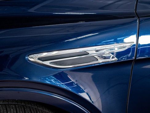 Used 2021 Bentley Bentayga image 21