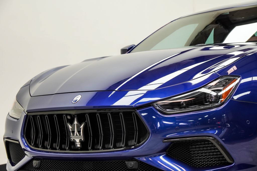 Used 2022 Maserati Ghibli Trofeo RWD image 2