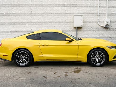 Used 2016 Ford Mustang Premium image 6