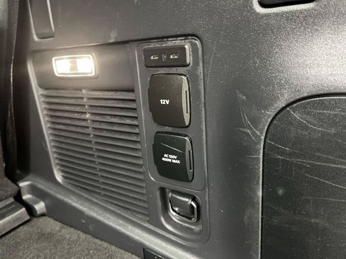 Used 2025 Ford Expedition Active AWD/4WD image 37