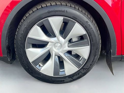 Used 2022 Tesla Model Y Long Range AWD/4WD image 32
