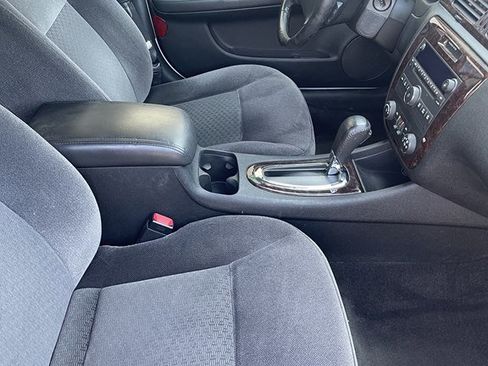 Used 2014 Chevrolet Impala LT w/ LT Sunroof Package image 18