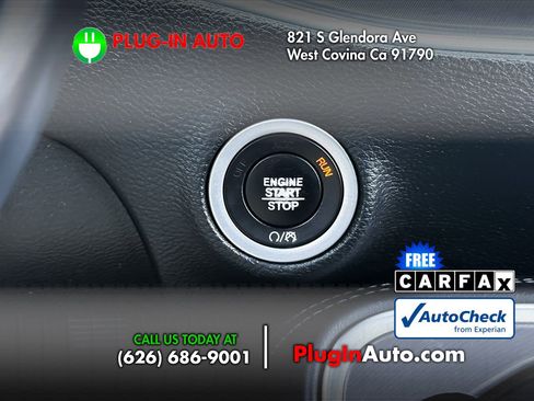 Used 2019 Dodge Challenger SXT RWD image 17