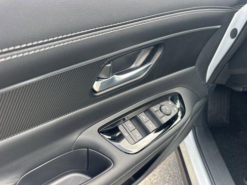 New 2026 Nissan Murano SV AWD/4WD image 16