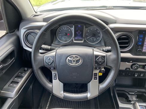 Used 2019 Toyota Tacoma SR5 RWD image 23