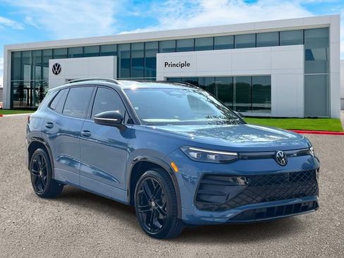 New 2026 Volkswagen Tiguan SE R-Line FWD image 2