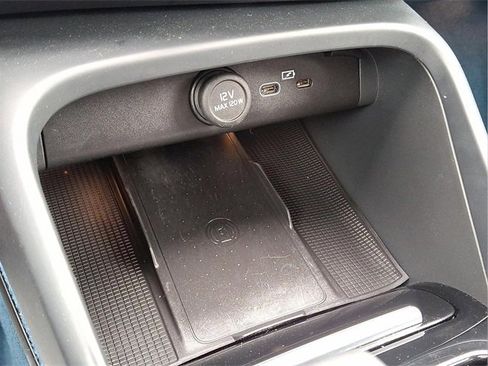 Certified 2022 Volvo C40 P8 Recharge Ultimate image 21