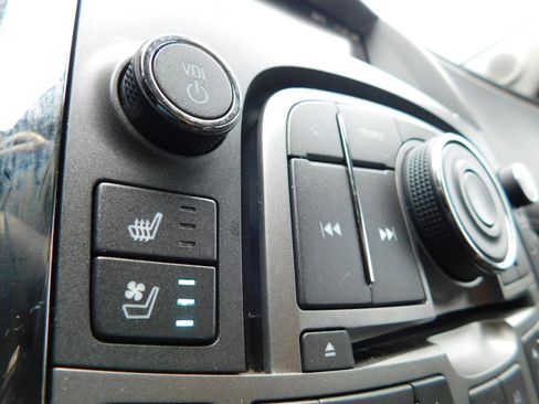 Used 2013 Buick LaCrosse Premium FWD image 17