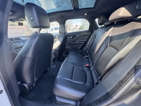 Used 2020 Jaguar F-PACE Premium image 18