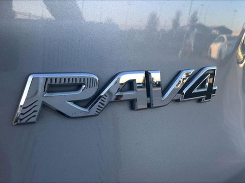 Used 2019 Toyota RAV4 LE image 38