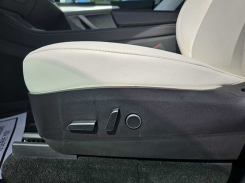 Used 2023 Tesla Model Y AWD image 22