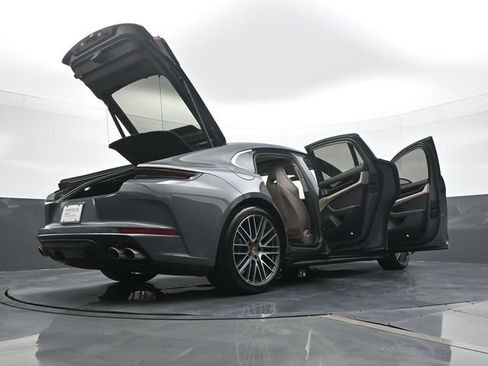 Certified 2025 Porsche Panamera 4 AWD/4WD image 27
