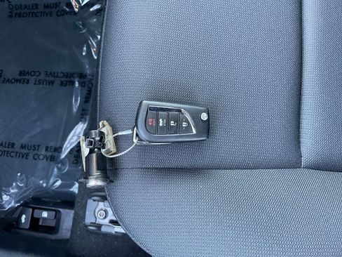 Used 2025 Toyota Corolla LE image 22