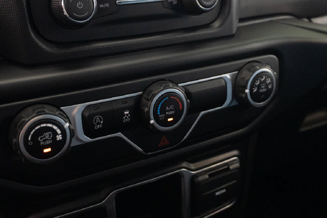 Used 2020 Jeep Wrangler Unlimited Sport AWD/4WD image 25