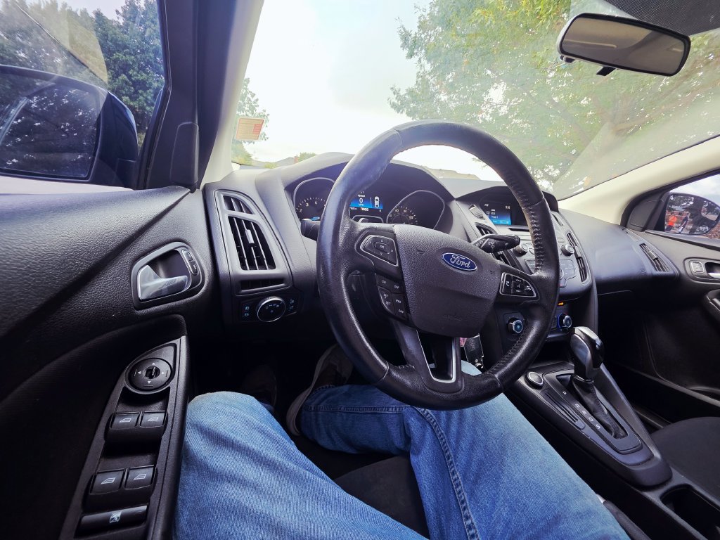 Used 2015 Ford Focus SE w/ SE Sport Package FWD image 41
