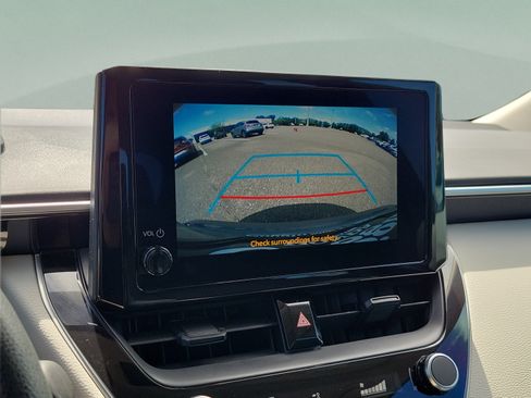 Used 2024 Toyota Corolla LE FWD image 31