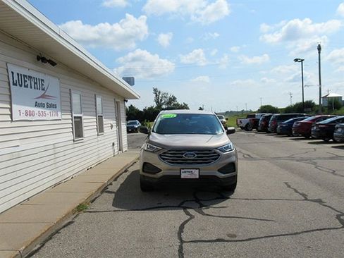 Used 2021 Ford Edge SE image 5