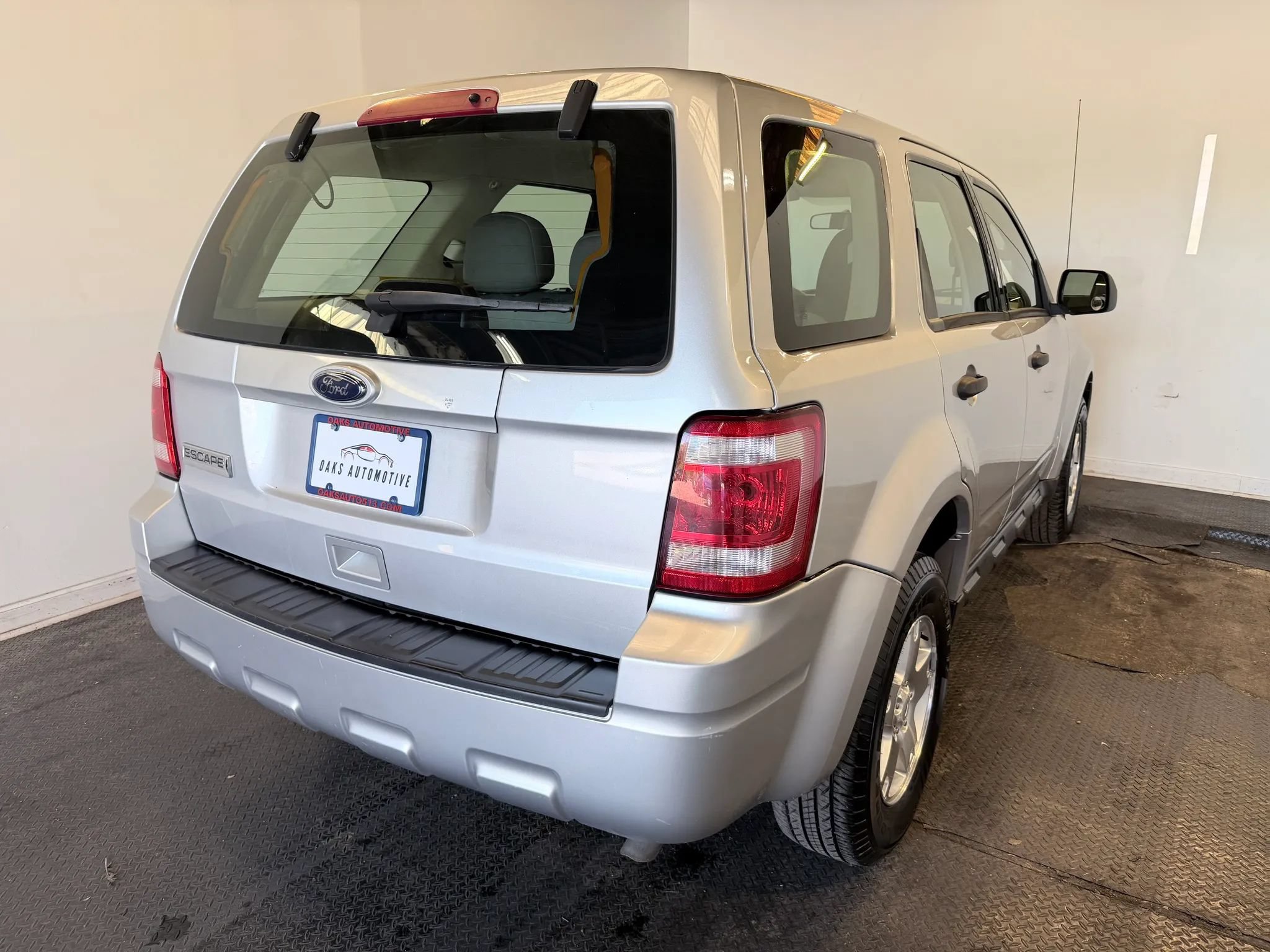 Used 2010 Ford Escape XLS FWD image 7