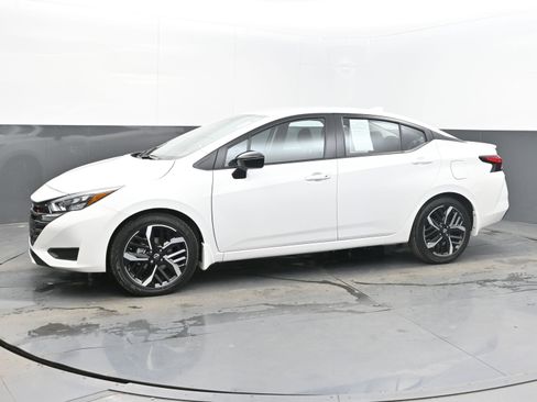 Certified 2025 Nissan Versa SR w/ Trunk Package image 4