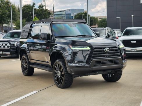 Used 2024 Lexus GX 550 w/ Accessory Package (Z1) AWD/4WD image 3