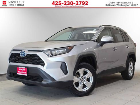 Used 2019 Toyota RAV4 LE w/ Carpet Mat Package AWD/4WD image 1