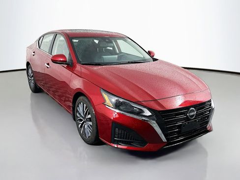 Used 2023 Nissan Altima 2.5 SV w/ SV Premium Package FWD image 1