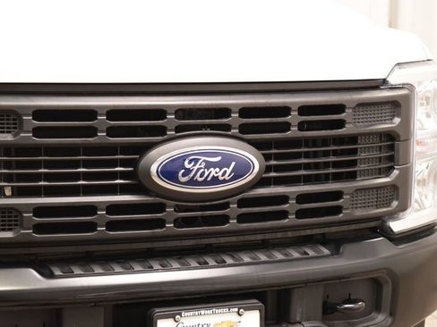 Used 2024 Ford F550 2WD Crew Cab Super Duty image 5