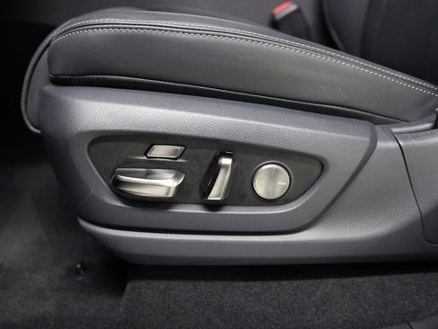 Used 2025 Lexus LX 700h Luxury image 25