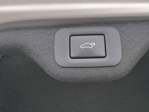 Used 2019 Lexus ES 300h w/ Accessory Package 2 image 18