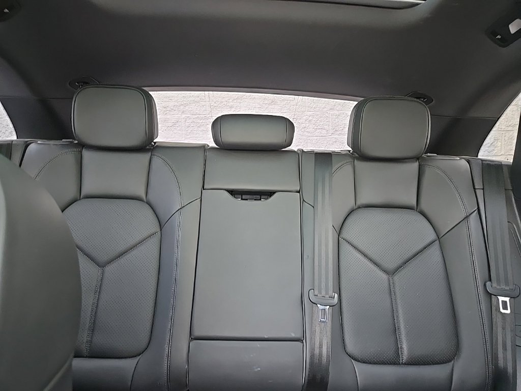 Used 2018 Porsche Macan Sport Edition AWD/4WD image 23