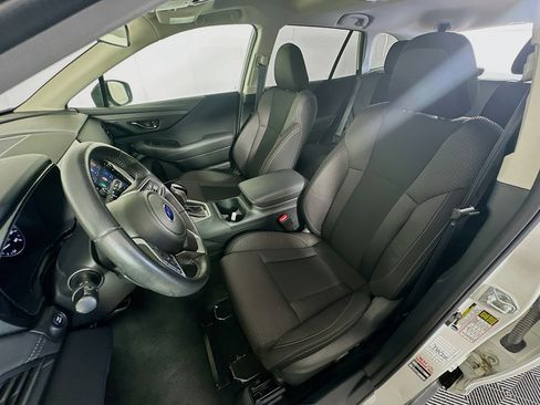 Used 2025 Subaru Outback Premium image 13