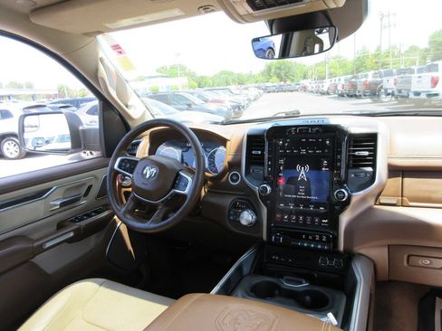Used 2019 RAM 1500 Laramie AWD/4WD image 30