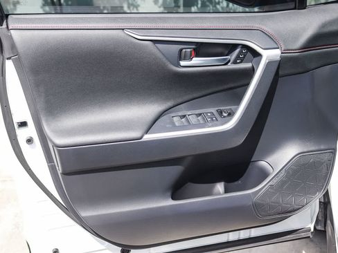 Used 2025 Toyota RAV4 XSE w/ Premium Package AWD/4WD image 21