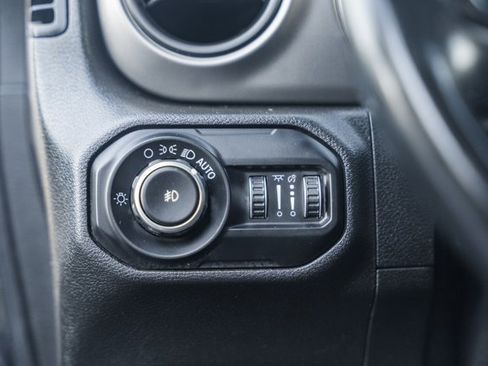 Used 2020 Jeep Wrangler Sport image 36