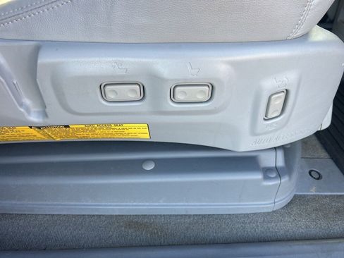 Used 2013 Toyota Sienna XLE image 24