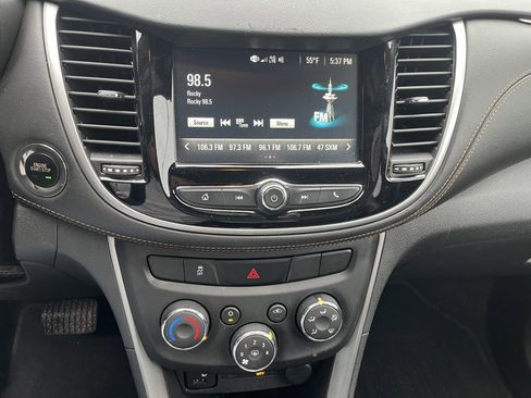 Used 2017 Chevrolet Trax LT w/ LT Convenience Package AWD/4WD image 12