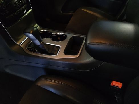 Used 2022 Jeep Grand Cherokee Laredo X RWD image 26