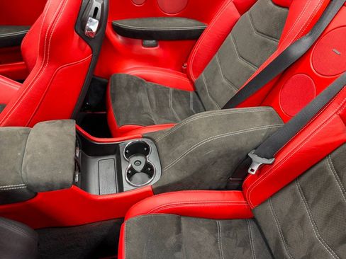 Used 2015 Maserati GranTurismo MC RWD image 21