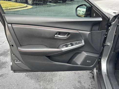 Used 2024 Nissan Sentra SR w/ SR Premium Package image 14