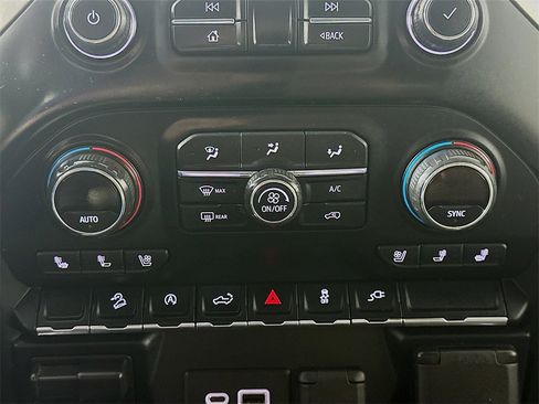 Used 2019 Chevrolet Silverado 1500 LTZ image 18