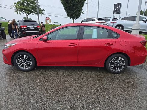 Used 2023 Kia Forte LXS FWD image 7