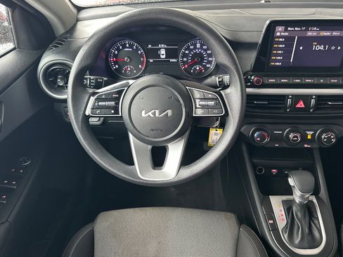 Used 2023 Kia Forte LXS image 14
