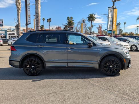 Used 2021 Volkswagen Tiguan SE image 4