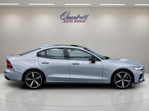 Used 2024 Volvo S60 B5 Plus FWD image 3