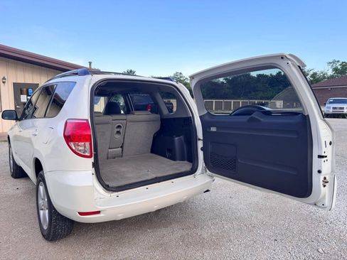 Used 2007 Toyota RAV4 Limited AWD/4WD image 6