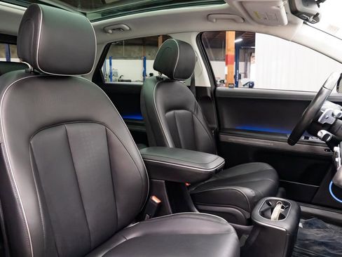 Used 2024 Hyundai Ioniq 5 Limited image 32