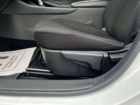 Used 2022 Nissan Sentra S image 19