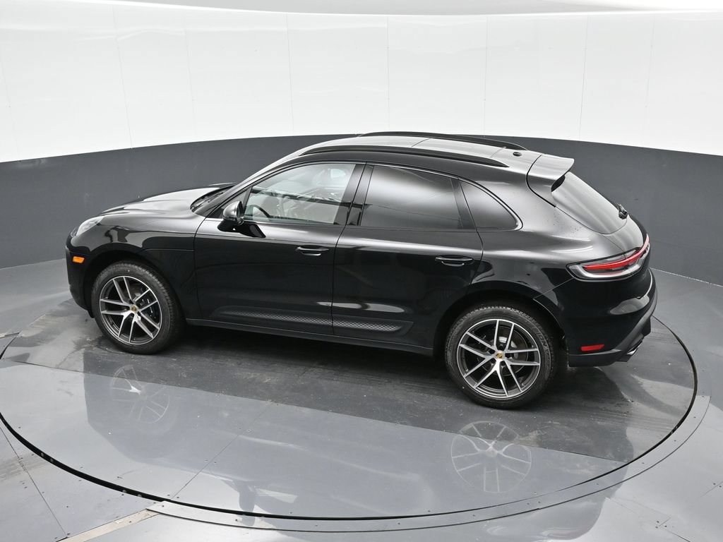 Certified 2026 Porsche Macan AWD/4WD image 27