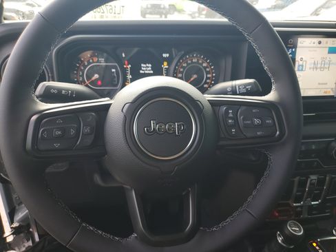 New 2026 Jeep Gladiator Mojave w/ Safety Group image 11